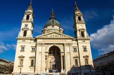 Cephe Aziz Stephen Bazilikası (Szent Istvan Bazilika), bir Roma Katolik bazilika Budapeşte, Macaristan