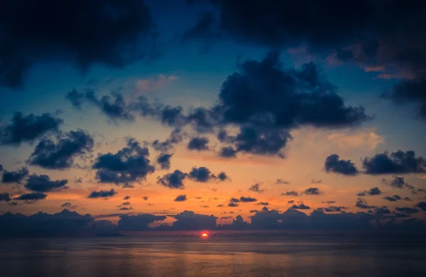 Вид Воздуха Красивый Удивительный Морской Закат Солнечные Лучи Морской Пейзаж — стоковое фото