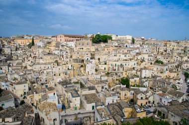 Matera tarihi merkezi Sasso Barisano tarihi antik kent Sassi di Matera kaya mağara evler, Avrupa kültür başkenti, Unesco Dünya Mirası, Basilicata, Güney İtalya ile panoramik manzaralı
