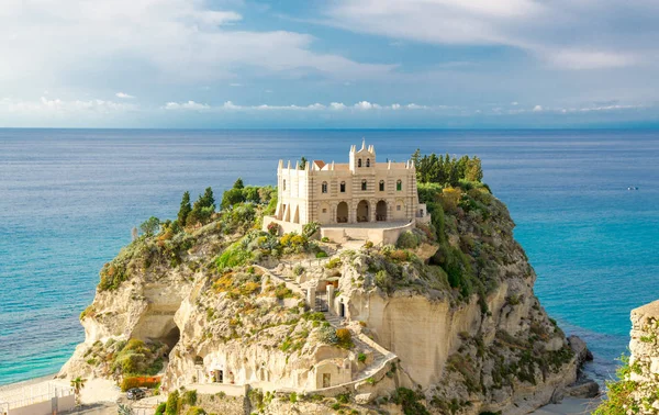 Manastırın Kutsal Kilise Santa Maria Dell Isola Tiren Denizi Yeşil — Stok fotoğraf