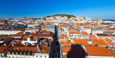 Panoramik görünümü, Lizbon Lisboa turuncu çatılar ve kale Castelo de S. Jorge, Portekiz
