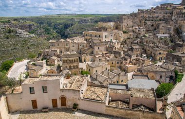 Matera tarihi merkezi Sasso Barisano tarihi antik kent Sassi di Matera kaya mağara evler, Avrupa kültür başkenti, Unesco Dünya Mirası, Basilicata, Güney İtalya ile panoramik manzaralı