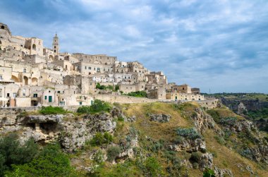 Matera tarihi merkezi Sasso Caveoso rock ile eski antik şehrin Sassi di Matera görünümünü mağara evler, Avrupa kültür başkenti, Unesco Dünya Mirası, Basilicata, Güney İtalya