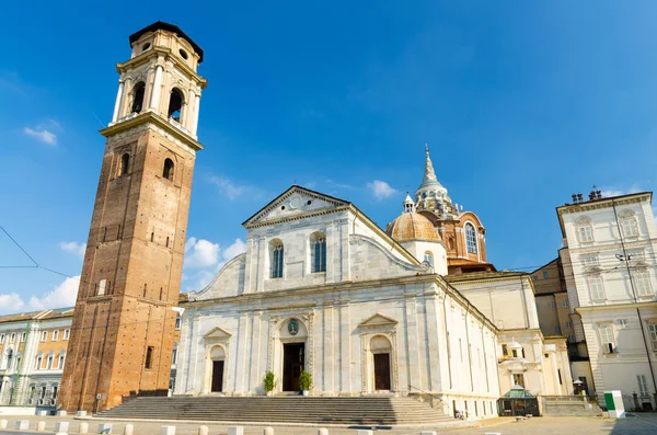 Duomo di Torino San Giovanni Battista Katolik Katedrali nerede kutsal Shroud of Turin çan kulesi ve Sacra Sindone da Şapel meydanında tarihi merkezinde, Turin şehir, Piedmont, İtalya ile dinlendi