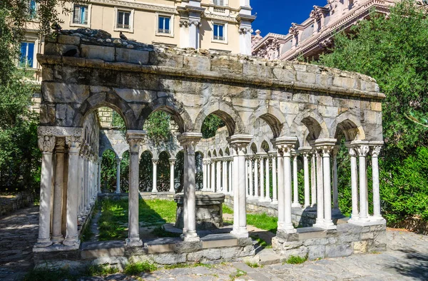 Ruinas Del Monasterio Chiostro Sant Andrea Con Columnas Plantas Verdes — Foto de Stock