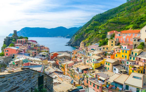 Tipik Renkli Renkli Binalar Ile Vernazza Köy Evleri Castello Doria — Stok fotoğraf