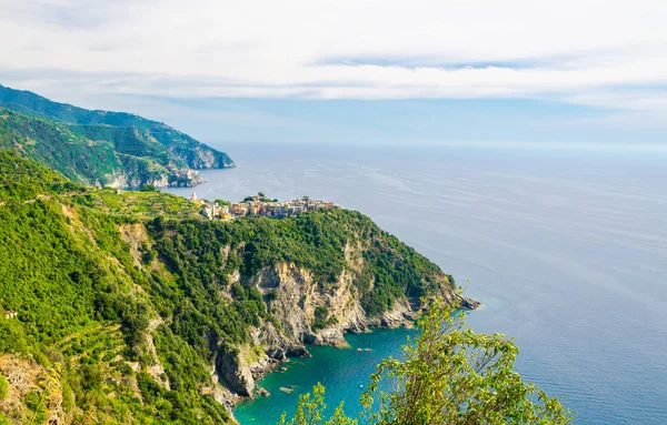 Corniglia Traditioneel Typisch Italiaanse Dorp Met Kleurrijke Gebouwen Rots Rots — Stockfoto