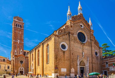 Bazilika di Santa Maria Gloriosa dei Frari Katolik Kilisesi
