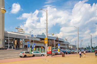 Pasazyrski tren istasyonu Minsk 'teki modern bina