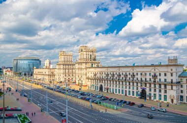 Minsk Kapılı Tren İstasyonu Meydanı