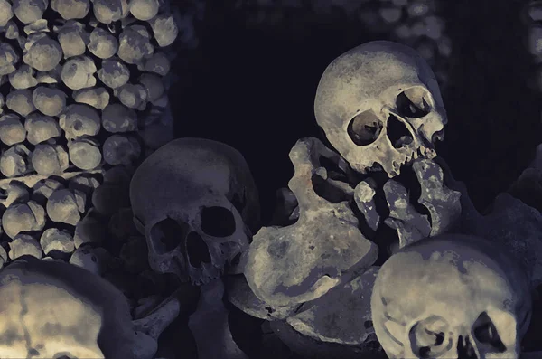 Акварельний малюнок людських кісток і черепів. Купка черепів. Колекція черепів — стокове фото