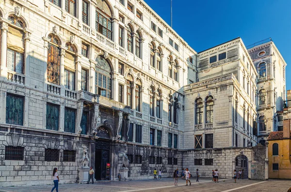 Benátky Itálie Září 2019 Náměstí Campo Santo Stefano Palácem Palazzo — Stock fotografie