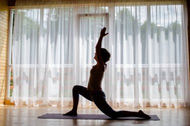 Kafkas kadın pratik yoga stüdyosu