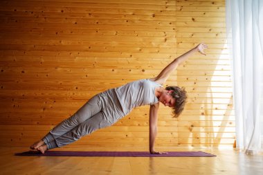 Kafkas kadın pratik yoga stüdyosu