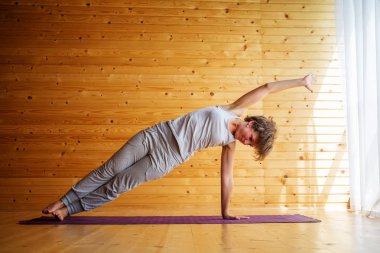 Kafkas kadın pratik yoga stüdyosu