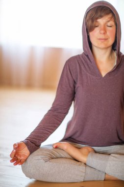 Kafkas kadın pratik yoga stüdyosu