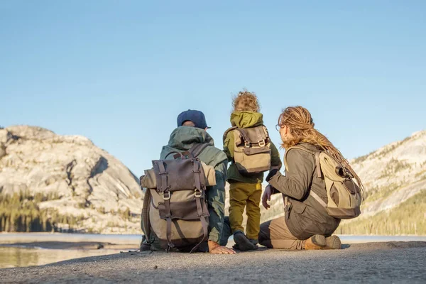 Happy Family Visit Yosemite National Park California — Stock Photo, Image