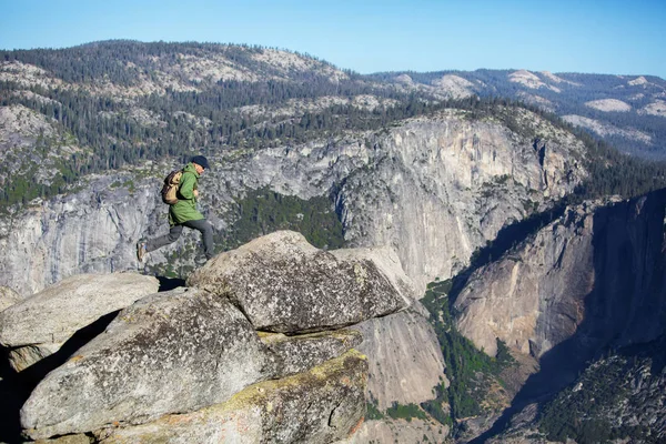 Hiker Visit Yosemite National Park California — Stock Photo, Image