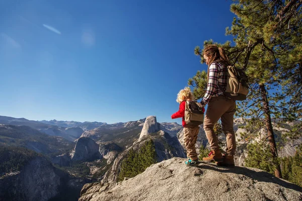 Mother Son Visit Yosemite National Park California — Stock Photo, Image