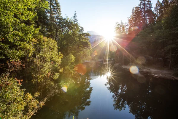 Εντυπωσιακή Θέα Του Εθνικού Πάρκου Yosemite Στο Φθινόπωρο Καλιφόρνια Ηπα — Φωτογραφία Αρχείου