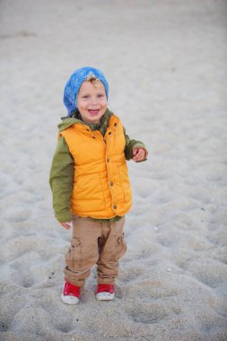 yürümeye başlayan çocuk ziyaret California Pasifik Okyanusu'nda