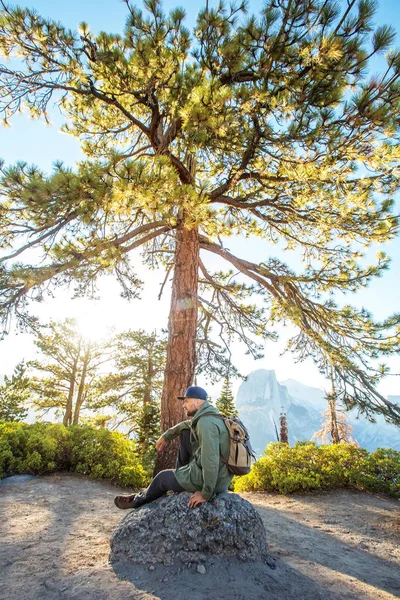 Escursionista Visita Parco Nazionale Yosemite California — Foto Stock