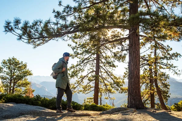 Turista Navštívit Yosemitský Národní Park Kalifornii — Stock fotografie