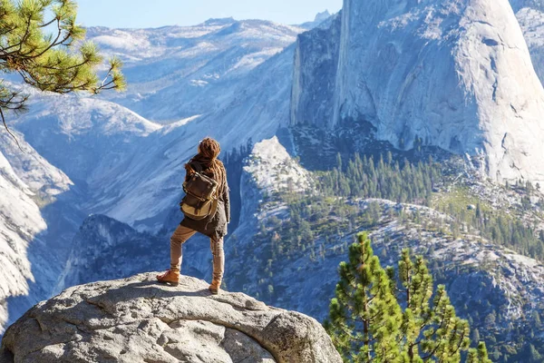 Hiker Visit Yosemite National Park California — Stock Photo, Image