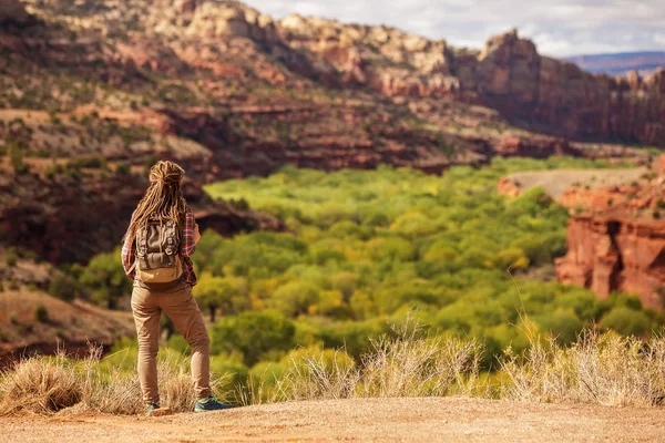 Menina Viaja Para América Outono — Fotografia de Stock