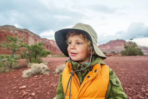 Boy Hiking Capitol Reef National Park Utah Usa — Stok Foto