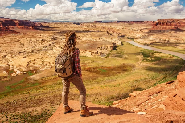 Mulher Viaja Para América Convés Observação Rio Colorado — Fotografia de Stock