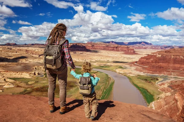 Mãe Filho Viaja Para América Convés Observação Rio Colorado — Fotografia de Stock