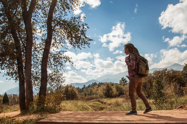 Hiker Cestuje Ameriky Podzim — Stock fotografie