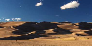 Güzel kumulları çölde