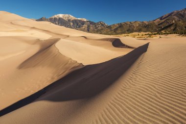Güzel kumulları çölde