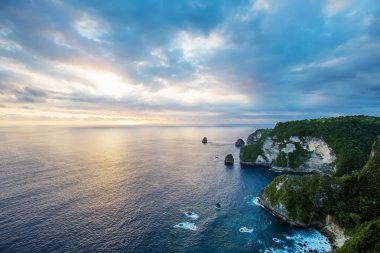 Denizde güzel bir gün batımı