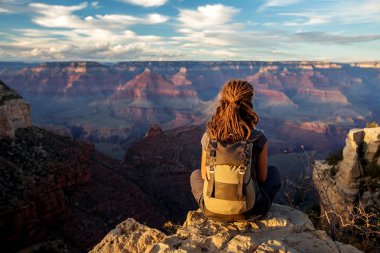 Bir uzun yürüyüşe çıkan kimse Büyük Kanyon Milli Parkı, Güney Rim, Arizona, U '