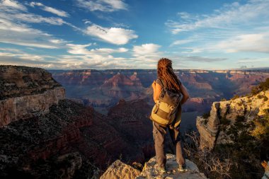 Bir uzun yürüyüşe çıkan kimse Büyük Kanyon Milli Parkı, Güney Rim, Arizona, U '