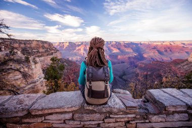 Bir uzun yürüyüşe çıkan kimse Büyük Kanyon Milli Parkı, Güney Rim, Arizona, U '