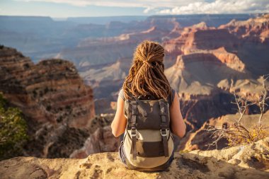 Bir uzun yürüyüşe çıkan kimse Büyük Kanyon Milli Parkı, Güney Rim, Arizona, U '
