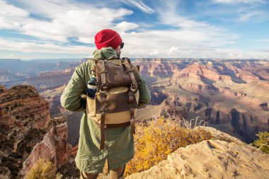 Bir uzun yürüyüşe çıkan kimse Büyük Kanyon Milli Parkı, Güney Rim, Arizona, U '