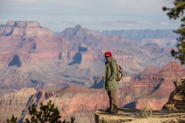 Bir uzun yürüyüşe çıkan kimse Büyük Kanyon Milli Parkı, Güney Rim, Arizona, U '