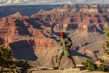 Bir uzun yürüyüşe çıkan kimse Büyük Kanyon Milli Parkı, Güney Rim, Arizona, U '