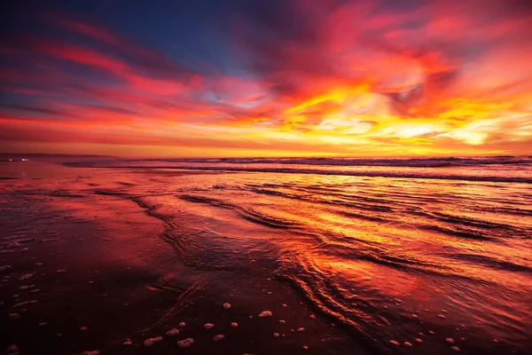 Beautiful sunsen in the ocean — Stock Photo, Image