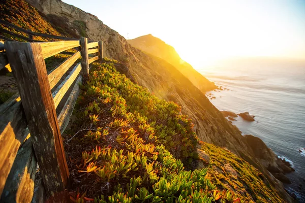 Beautiful sunset on the ocean — Stock Photo, Image