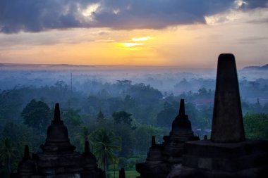Borobudur Tapınağı 'nda Gündoğumu, Java, Bali