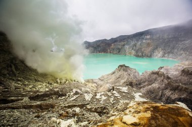 Ijen yanardağının içinde, Java, Endonezya