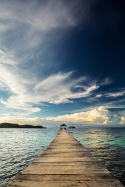Manzaralı Togean Adası, Sulawesi, Endonezya