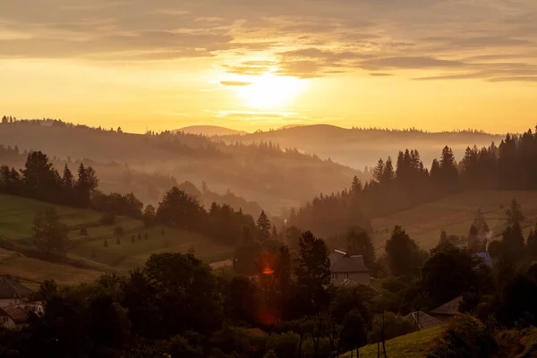 Schöner Sonnenaufgang Den Karpaten Herbst — Stockfoto