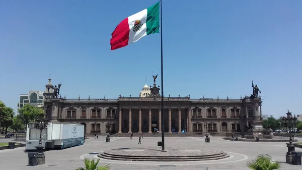 Mexikanische Flagge Auf Dem Makroplaza Der Stadt Monterrey — Stockfoto